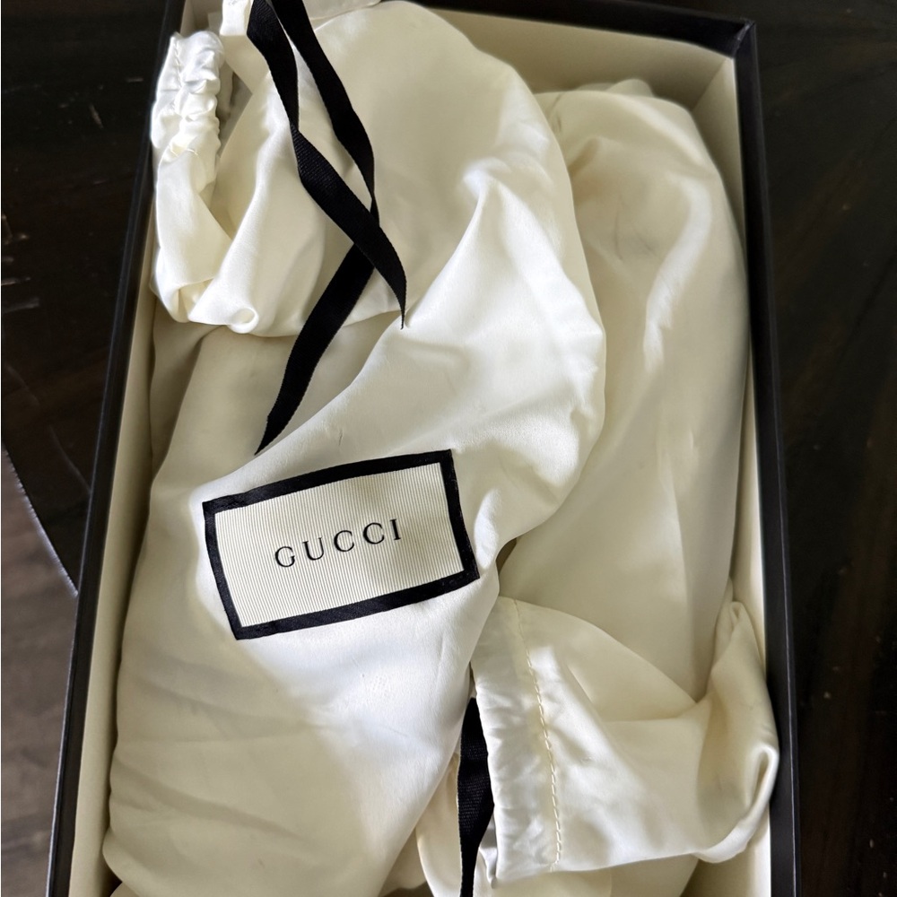 Gucci Women's Beige Espadrilles with Logo - Picture 11 of 12